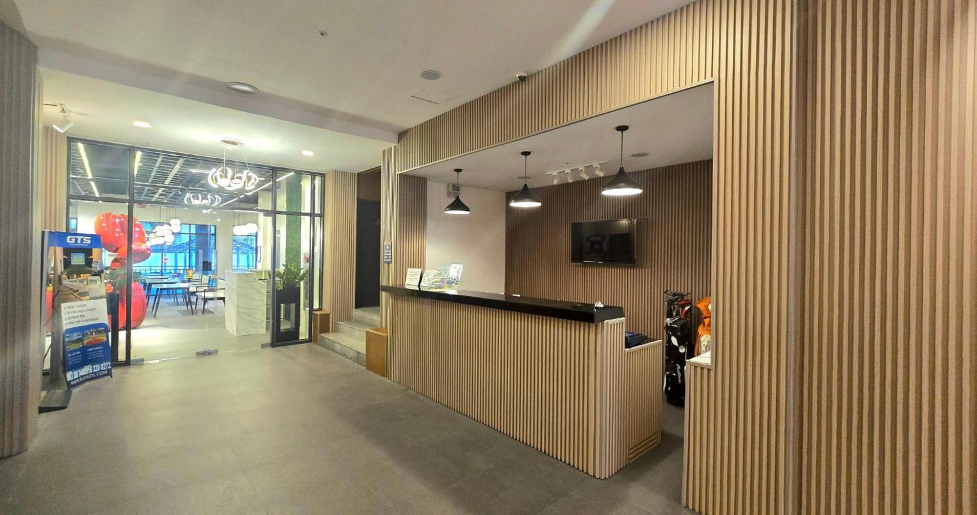 Aston Stay And Villas Mabalacat Esterno foto