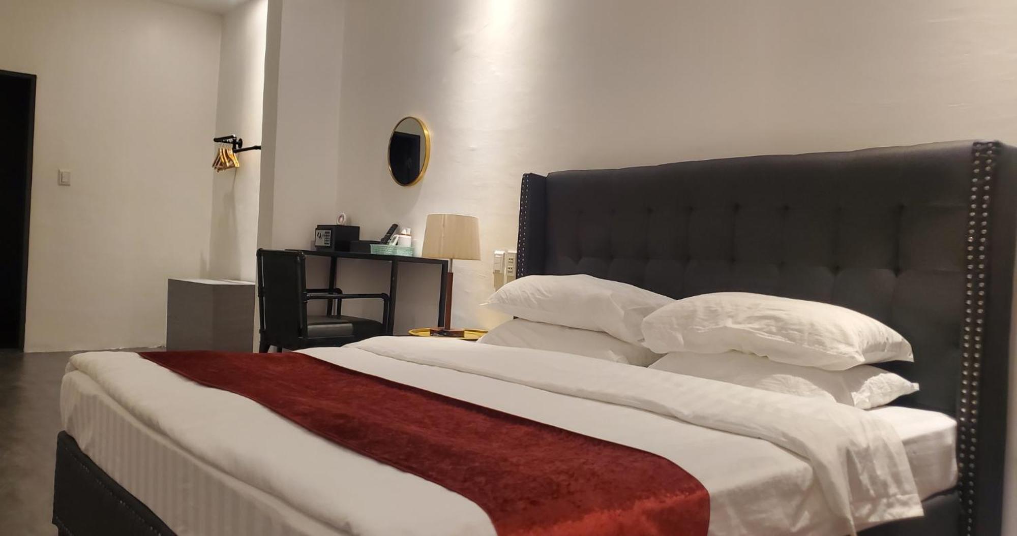 Aston Stay And Villas Mabalacat Esterno foto